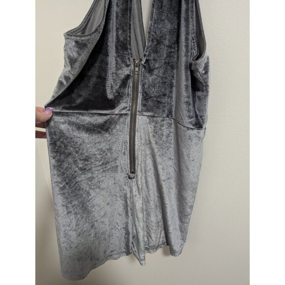 New Love Gray Velvet Halter Top Twist Short Back Zip Romper Women's Size Large - Picture 4 of 7